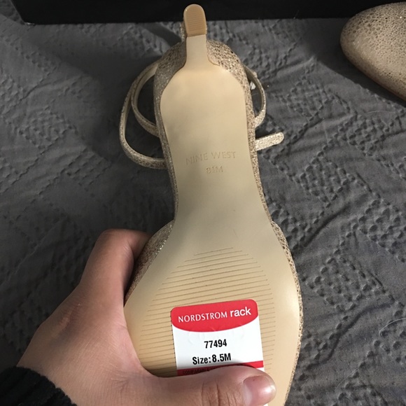 high heels - Picture 3 of 3